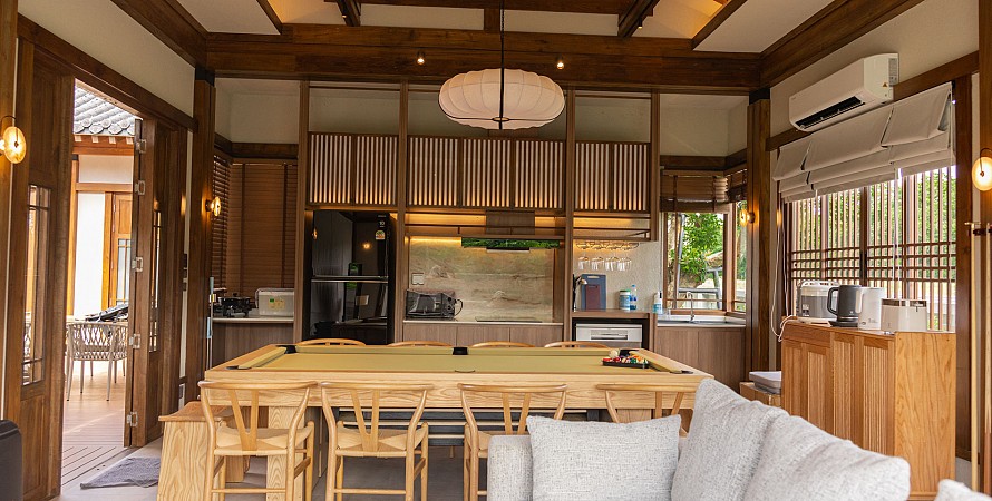 In Yeon Big House