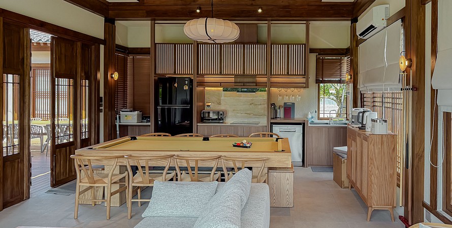 In Yeon Big House