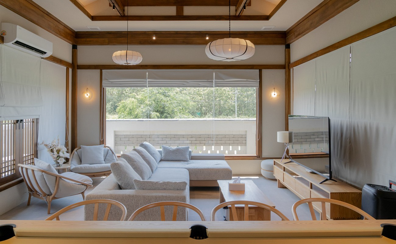 In Yeon Big House