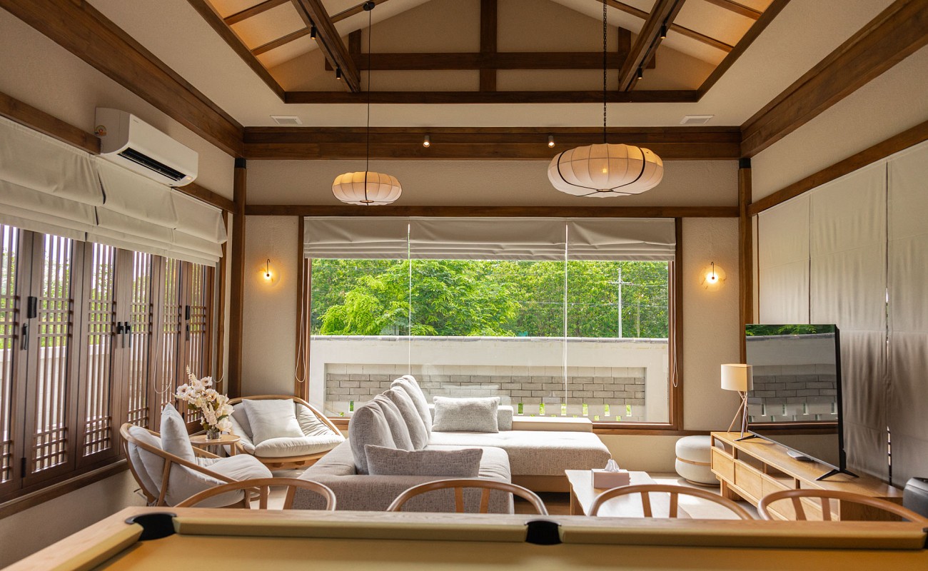 In Yeon Big House