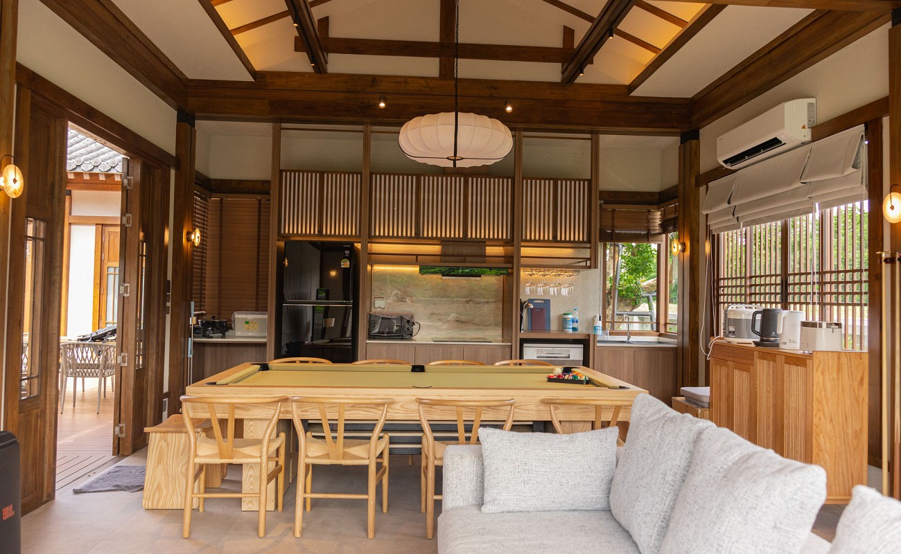 In Yeon Big House